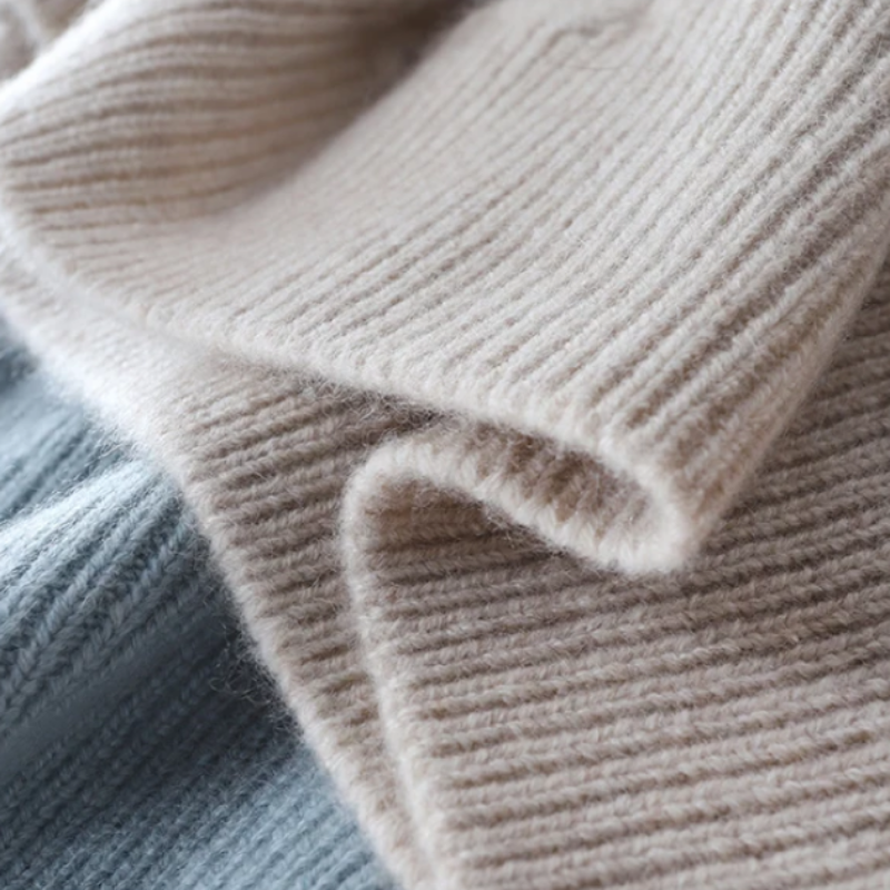 Women's Timeless Turtleneck Winter Cashmere Jumper with Classic Colours